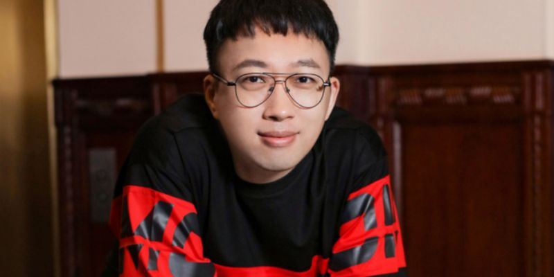 Tiểu sử về tác giả Nguyễn Hữu Hùng